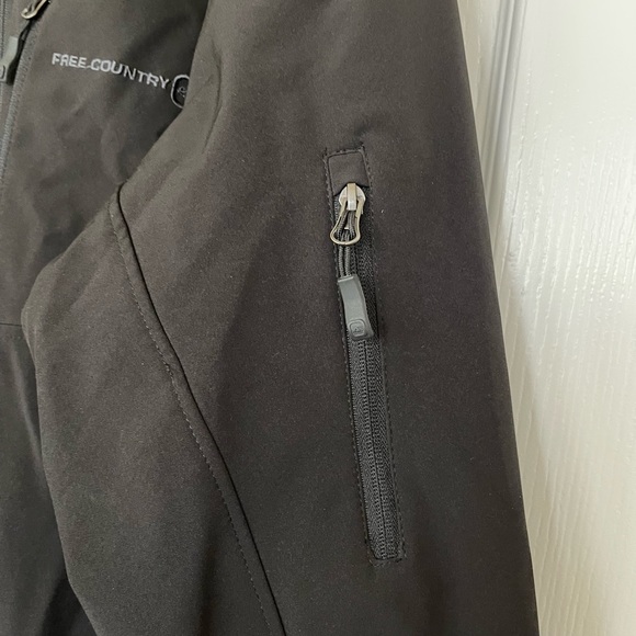 Free Country Water Resistant Black Jacket - Picture 4 of 13